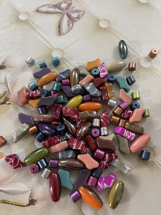 Рукодельницам . Срочно. Стеклярус , бусы, пайетка цветочек