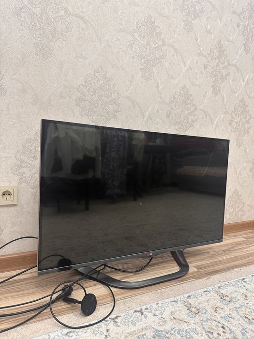 Телевизор LG smart 42LA690V