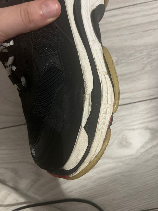 Balenciaga Triple S Black/Red/White - Marime 40 - Conditie buna