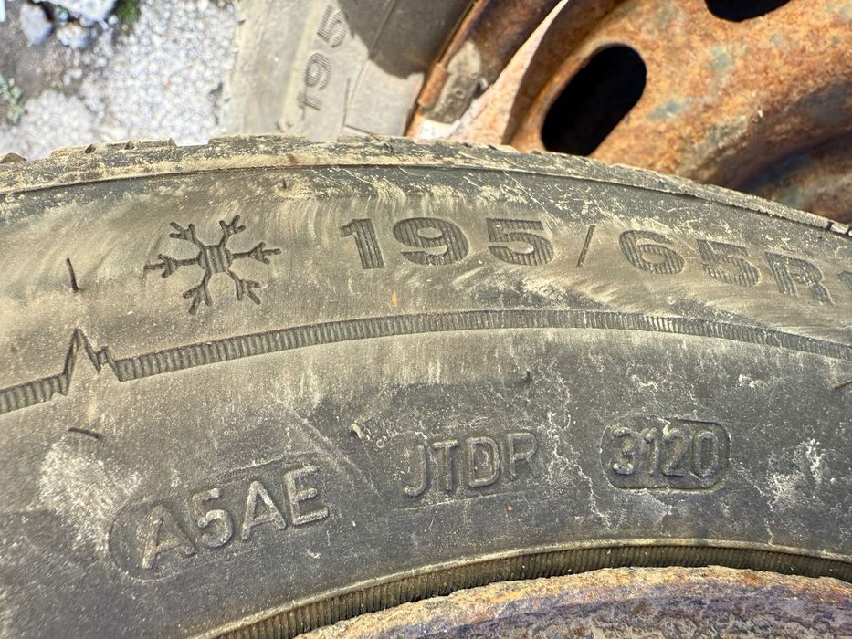 Зимни гуми Dunlop 195/65/15 7мм