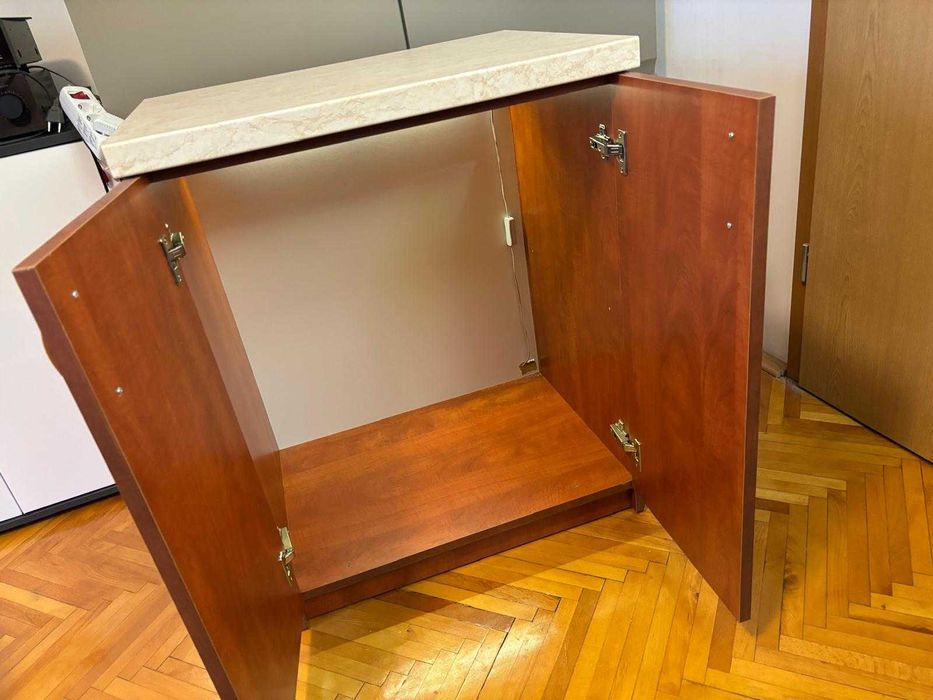 Comoda cu blat gros, in stare buna