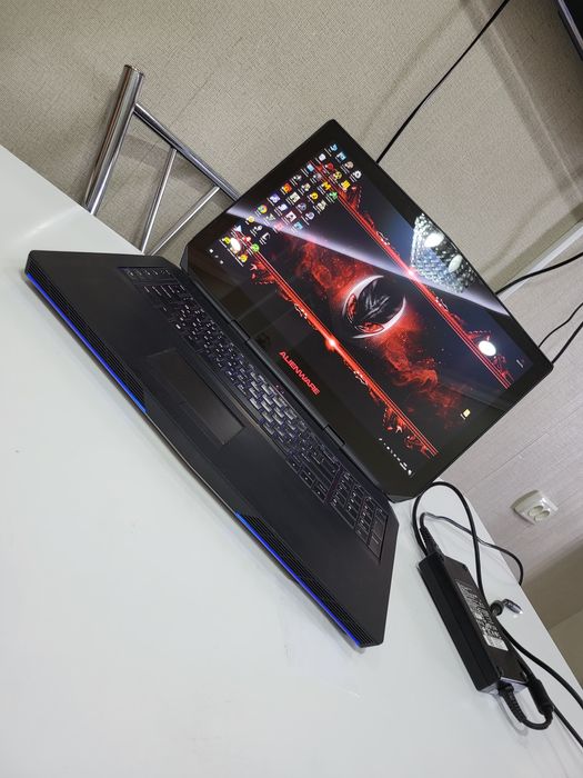 Мощный игровой ноутбук Alienware