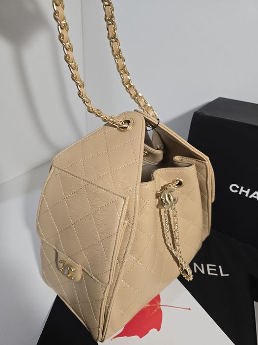 Налична чанта Chanel Hobo 25S  бежов