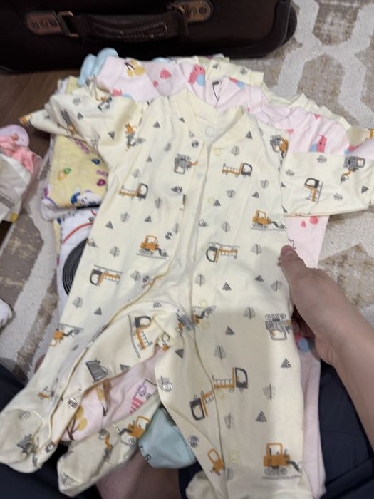 продам детские вещи