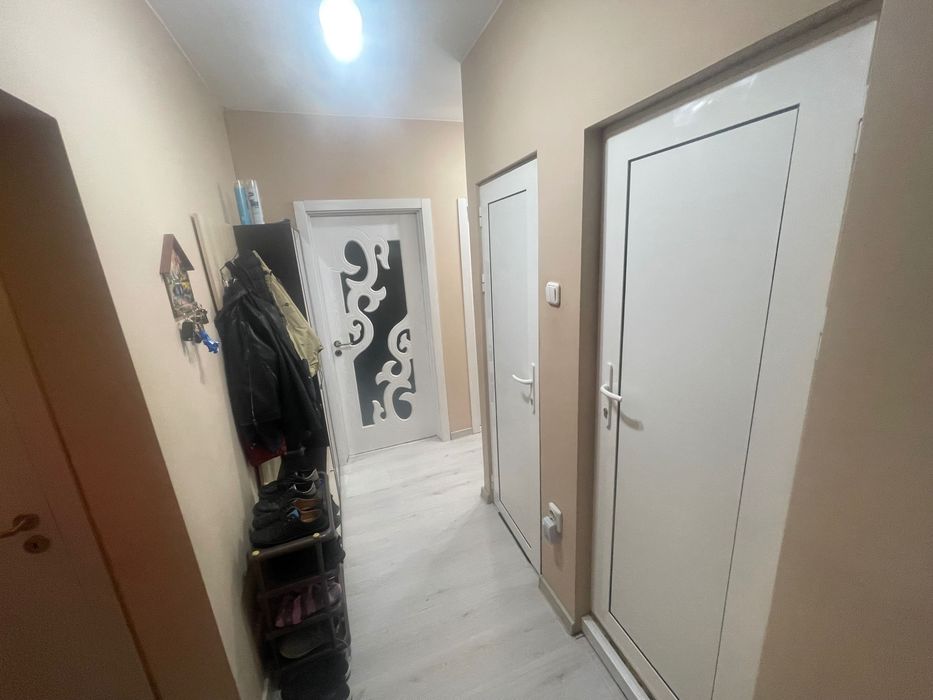 Продава се Тристаен апартамент в Плевен, Сторгозия - 75 кв.м за 1500 €/кв.м - Снимка #3