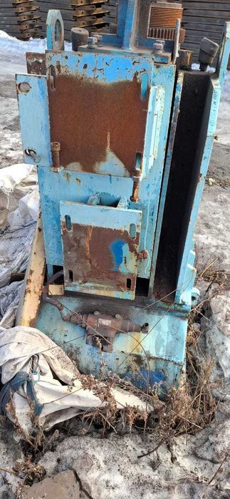 Станки б/у (фрезерный, молот)