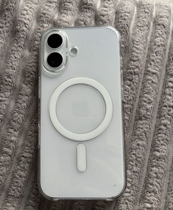 iphone 17 белыйй