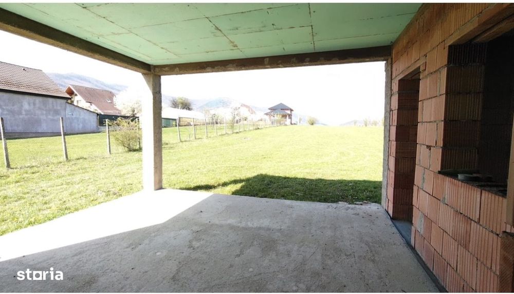 Casa nouă singur în curte 160 mp P+E la roșu cu 500 mp teren Poplaca