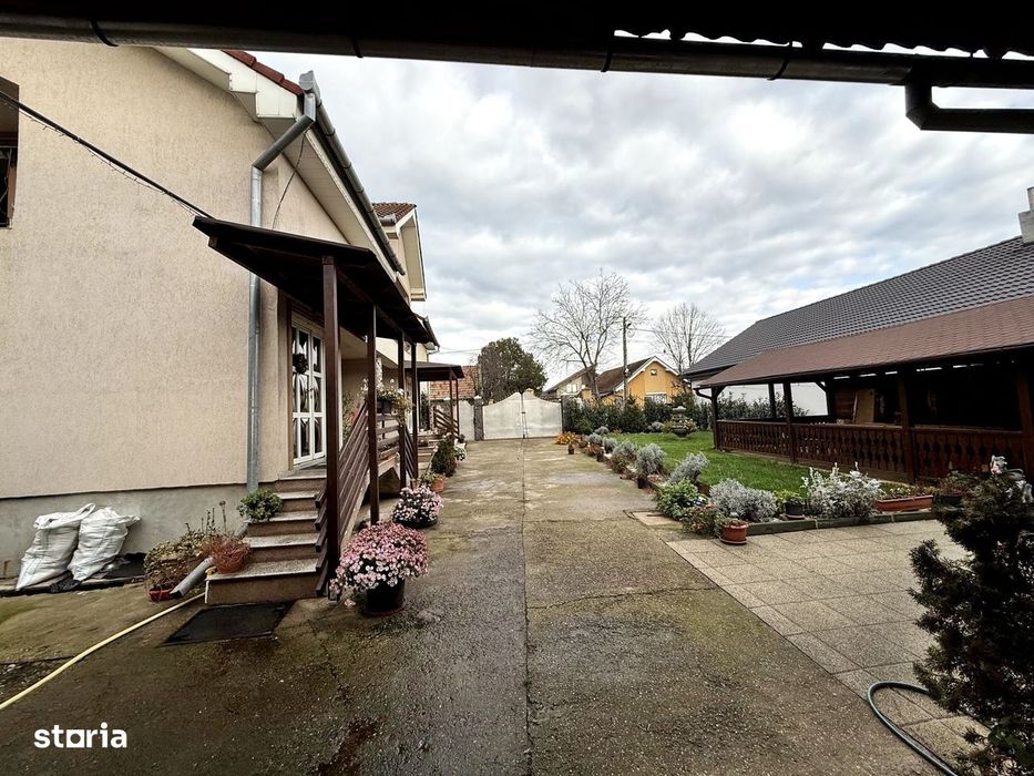 Casa 330 mp | cu teren 2300 mp | Santandrei - langa Oradea