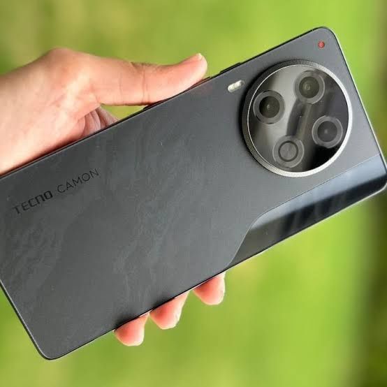 Обмен Tecno camon 30 8/256Gb