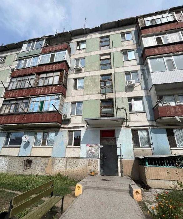 1-комнатная в малосемейном доме, Клуб Строителей