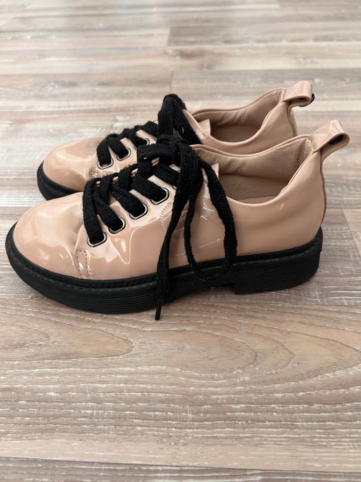 Pantofi Lace Up copii Benvenuti Nude din piele lăcuită