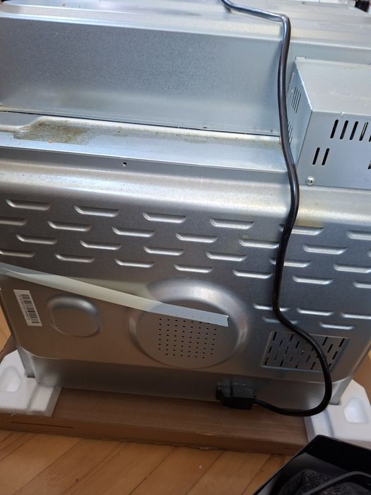 Продавам фурна за вграждане Hanseatic  като нава