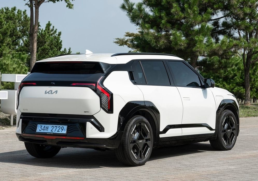 KIA EV3 yili 25 probegi 30 ming