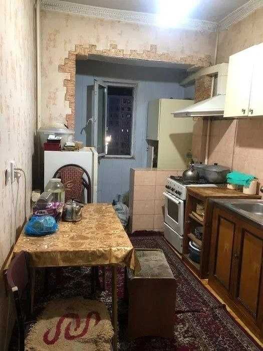 Продаётся квартира на Ц15 3/5/9 площадь 72м2, метро Гафурв Гуляма