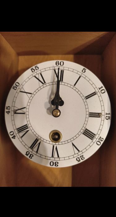 Ceas mecanic cu pendul
