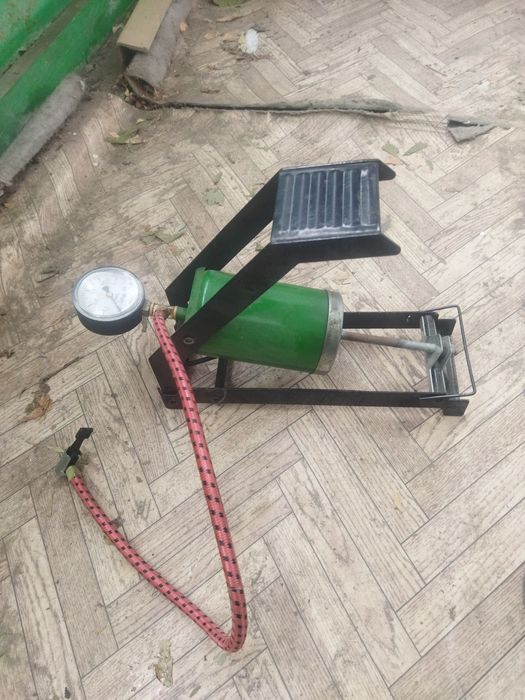Продам ножной насос