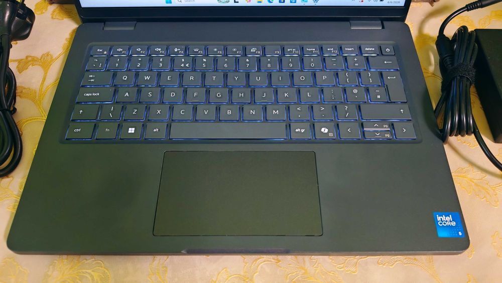 Dell Pro 14/14" Full HD+/Intel Core 5 120U/16GB RAM/512GB SSD NVMe/Intel Graphics/ Гаранция ЧИСТО НОВ с кутия