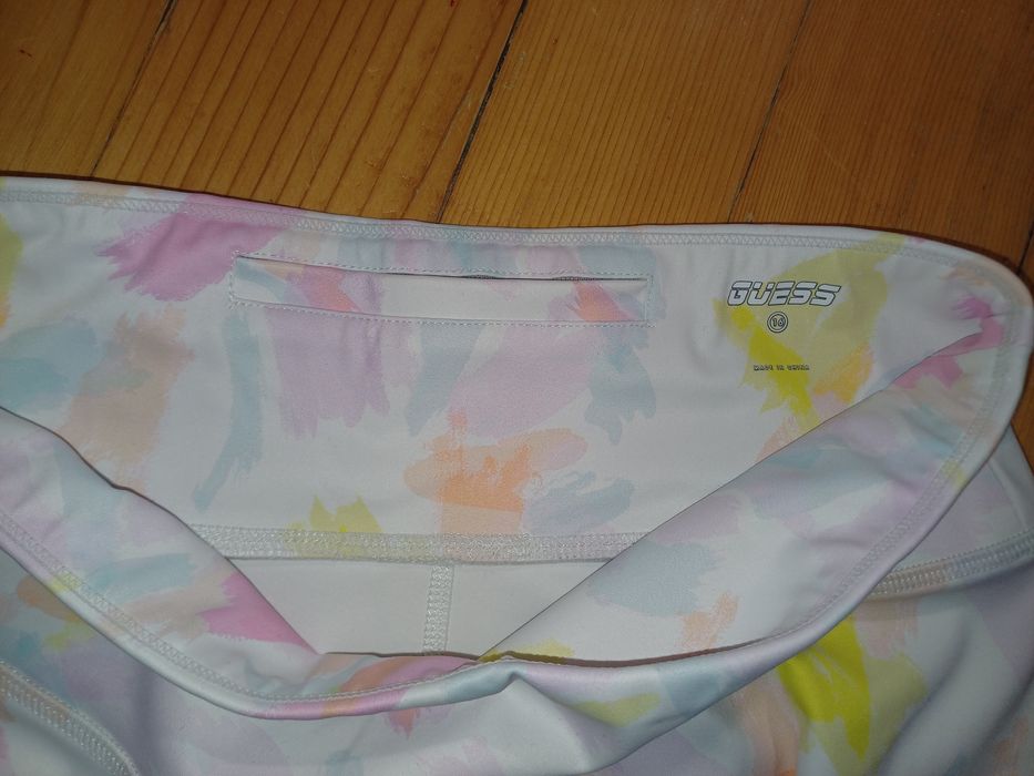 Къс светъл клин Guess