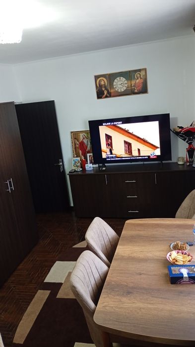 Vând ap 3 camere parter