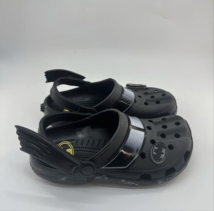 Продаю срочно Crocs Batman