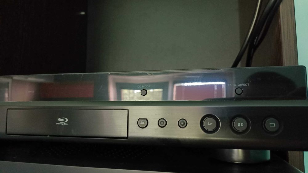 Yamaha BD-S681 Blu-ray player Wi-Fi 3D upscaling 4K Miracast