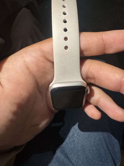 продам срочно Apple Watch SE2