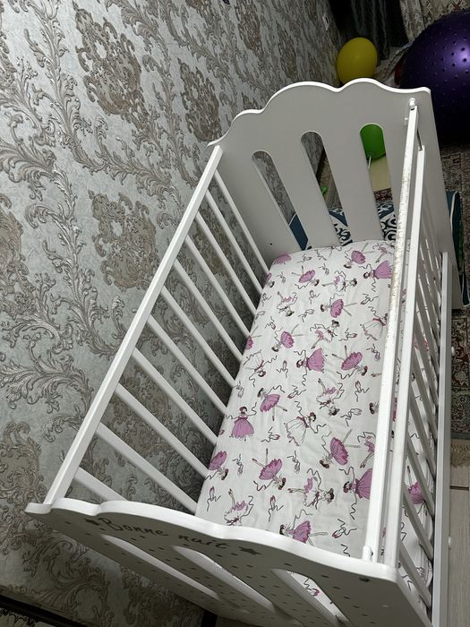 Десткая кравать-качалка