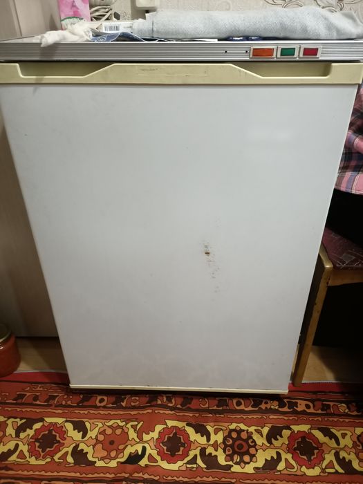 Продам морозильник