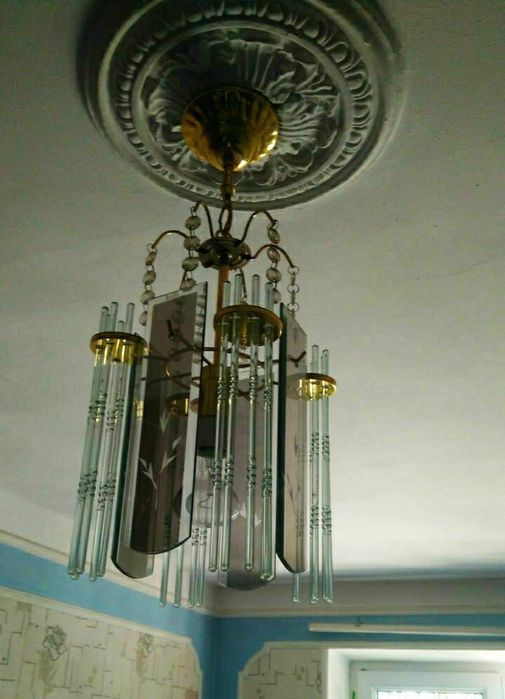 Люстра потолочная . Вся целая , отличная