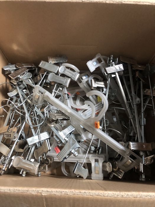 Продам вешалки щипчики