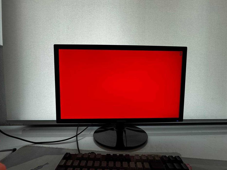 Монитор Samsung S24D300 24 дюйма