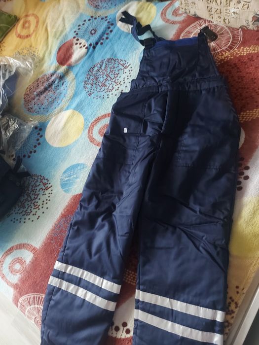 Продавам работно облекло