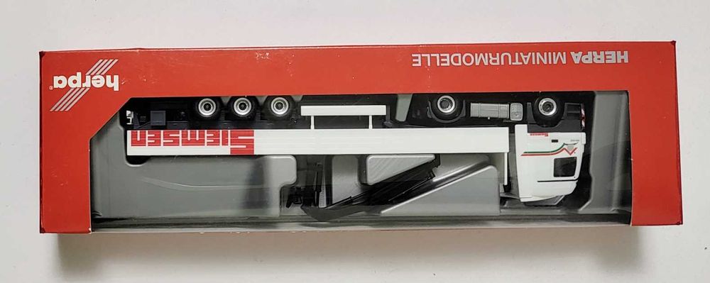 masinuta macheta Herpa camion cu macara si incarcatura scara 1:87  H0