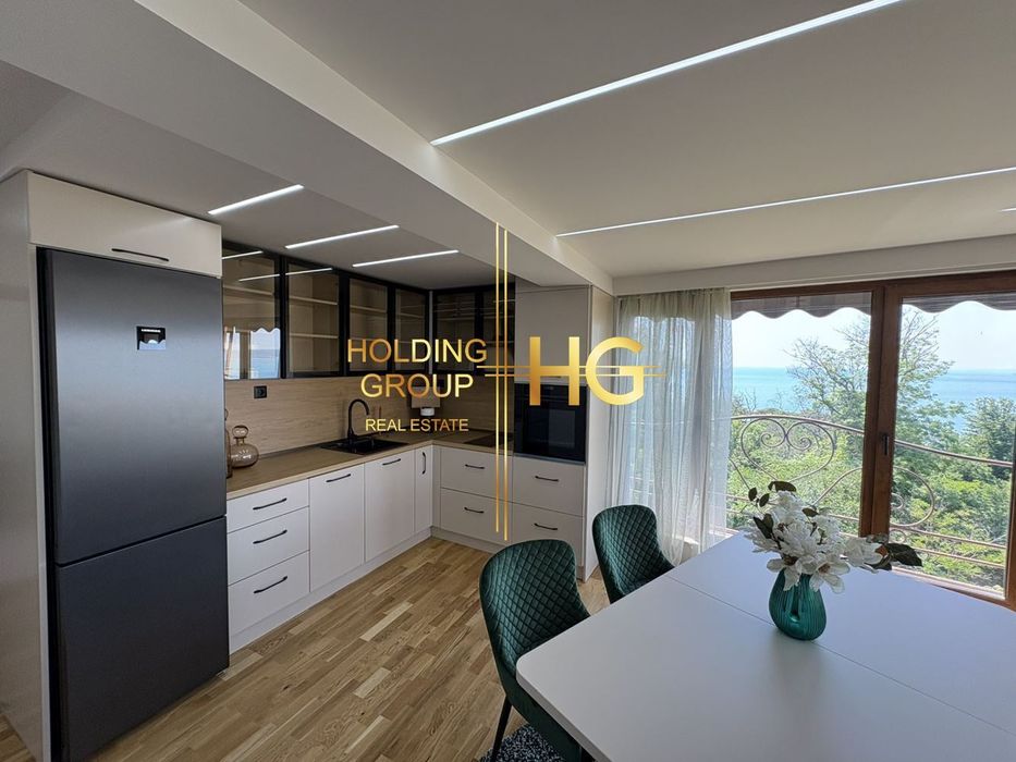 Продава се Четиристаен апартамент в Варна, м-т Евксиноград - 150 кв.м за 3867 €/кв.м - Снимка #1