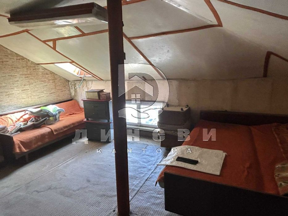 Eтаж от къща на Аязмото