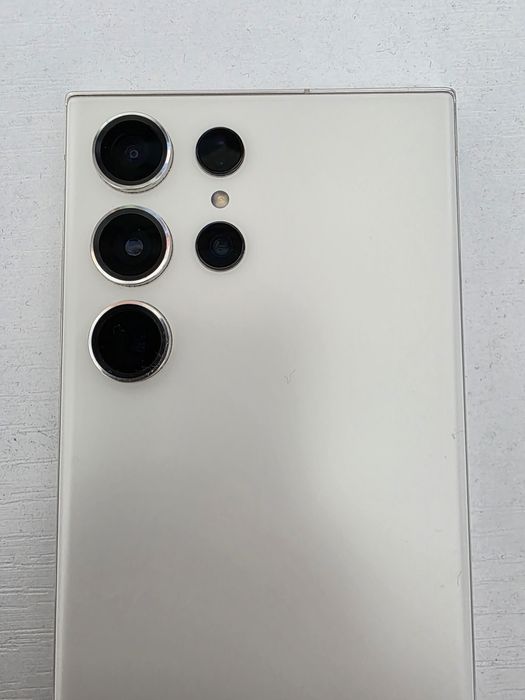 Samsung S23 Ultra 256gb White sticla fisurata