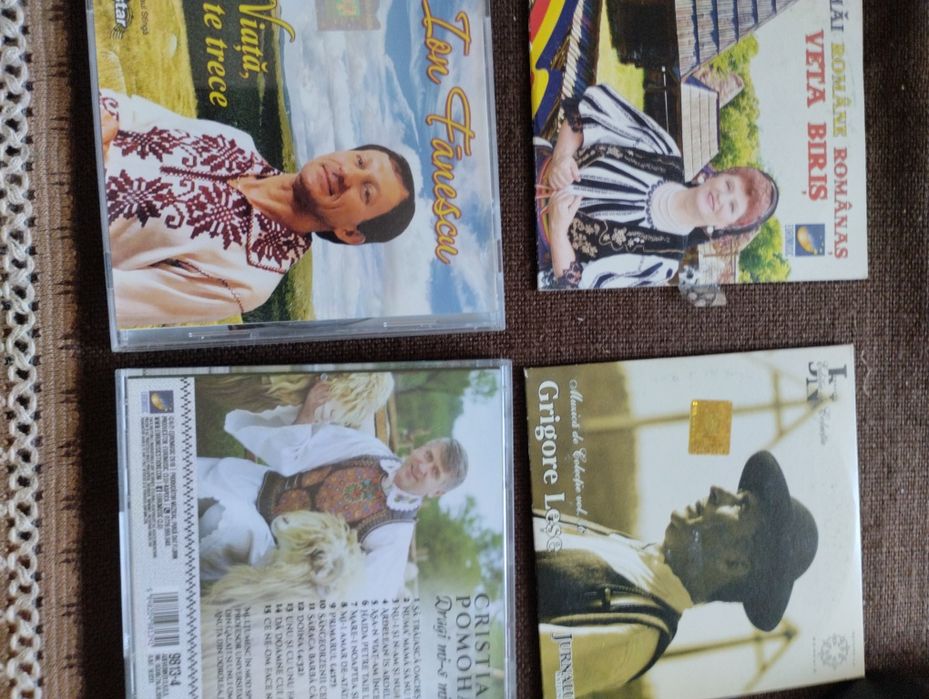 Vand CD-uri cu muzica diversa