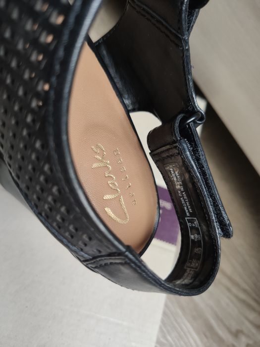 Босоножки Clarks. Новые