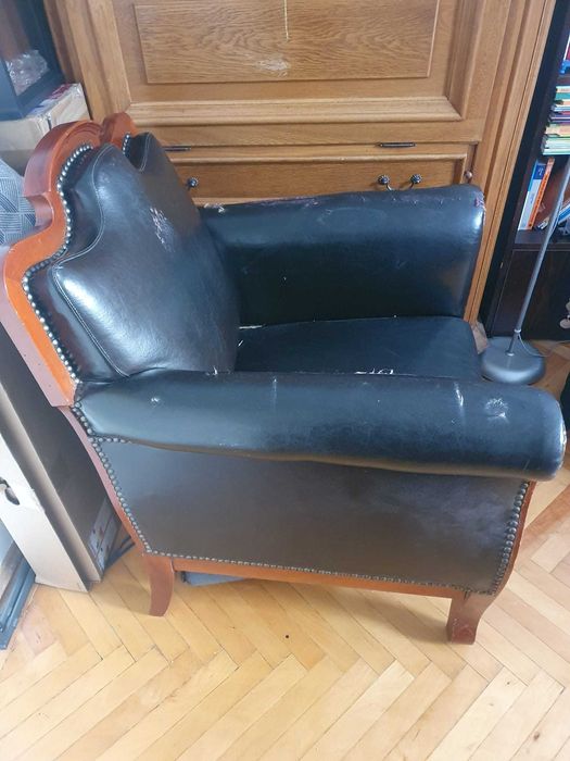 Fotoliu lemn masiv, vechime aproximativ 100 ani, in stare bună