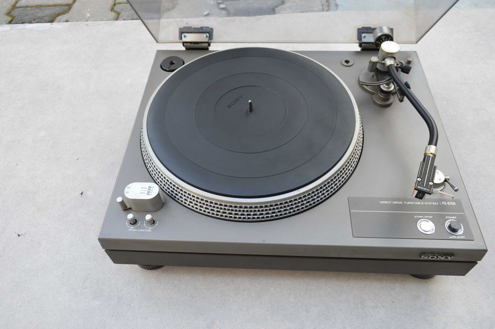 Pick up Sony PS 6750