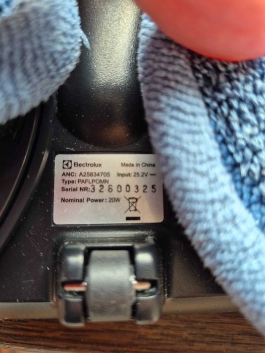 Electrolux NOU Perie Turbo multisuprafete & PowerPro Mop cu lumina LED