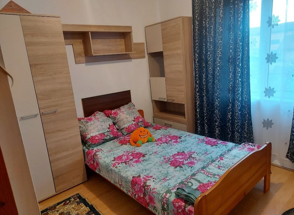 Ofer spre inchiriere apartament 2 camere mobilat și utilat