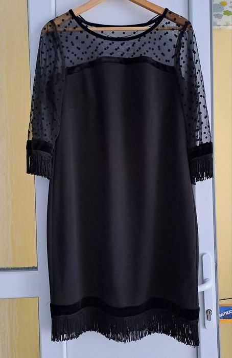 Rochie dreapta, mar 44, eleganta cu franjuri