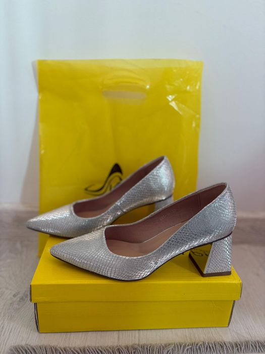 Продается Туфли женские новые