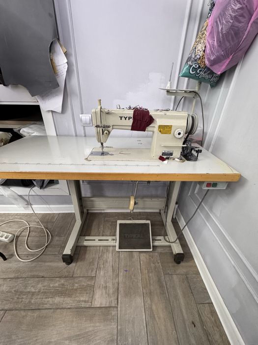 Продам швейную машинку