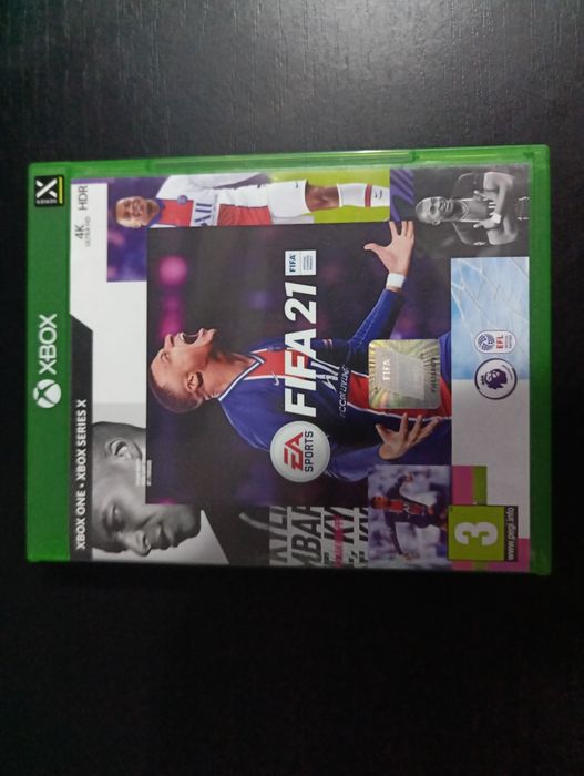 Xbox One S 500 GB în stare perfectă cu un controller + jocul Fifa 21