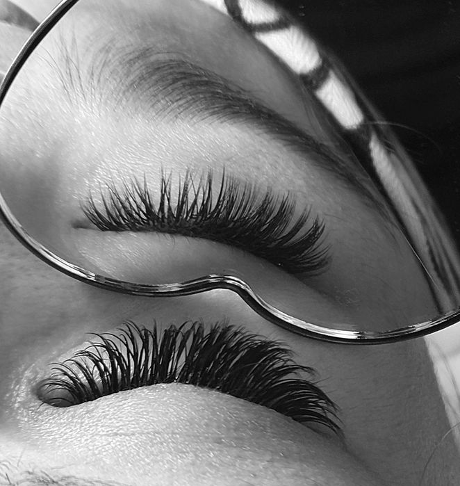 Акция на наращивание ресниц.
