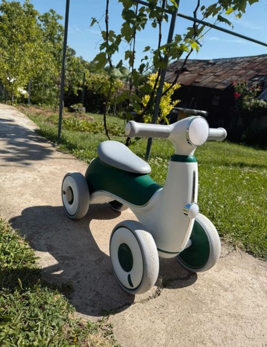 Bicicleta fara pedale cu sunete