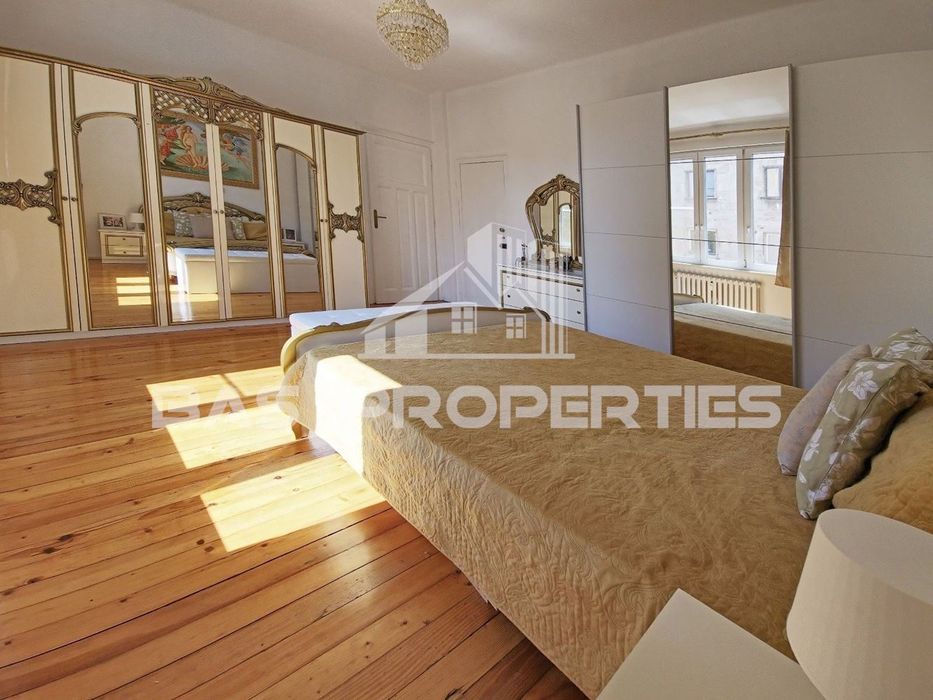 Продава се Тристаен апартамент в София, Докторски паметник - 110 кв.м за 2759 €/кв.м - Снимка #10